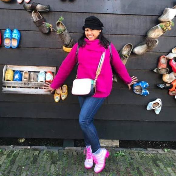 Meet your Posher, Kae - Picture 1 of 1